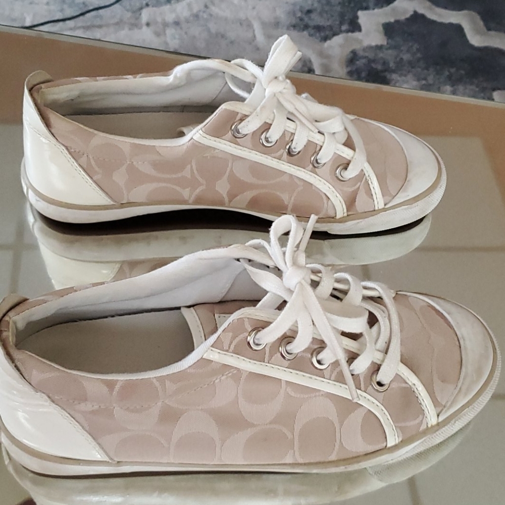 Very good  condition  Coach size 8 - Picture 2 of 5